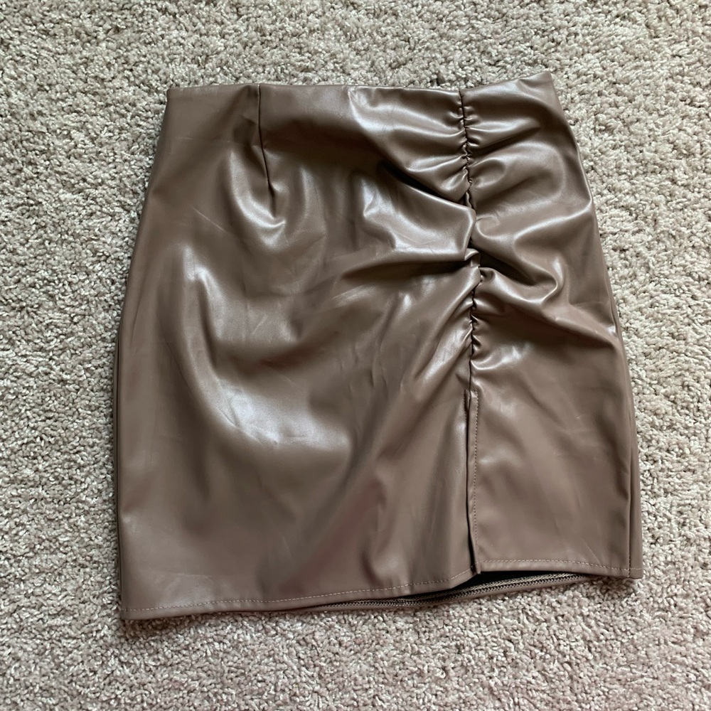 Cute faux leather mini skirt from Windsor